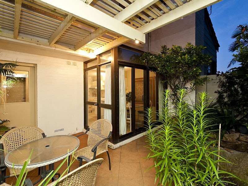 2/23A Karoo Street, South Perth WA 6151