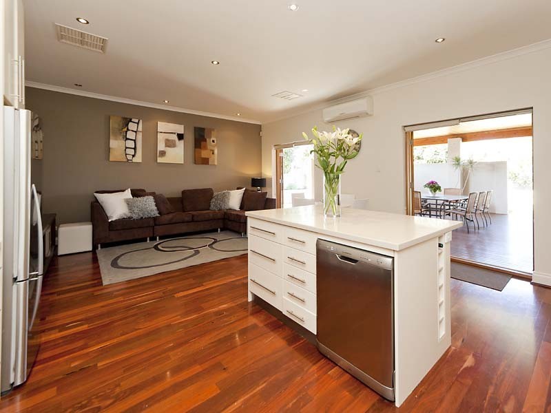 124 Todd Avenue, Como WA 6152