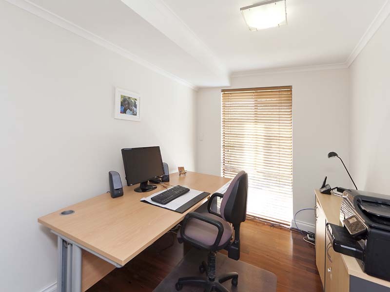 124 Todd Avenue, Como WA 6152