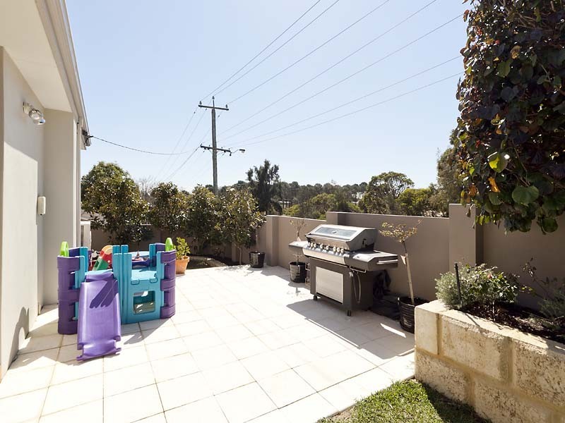 124 Todd Avenue, Como WA 6152