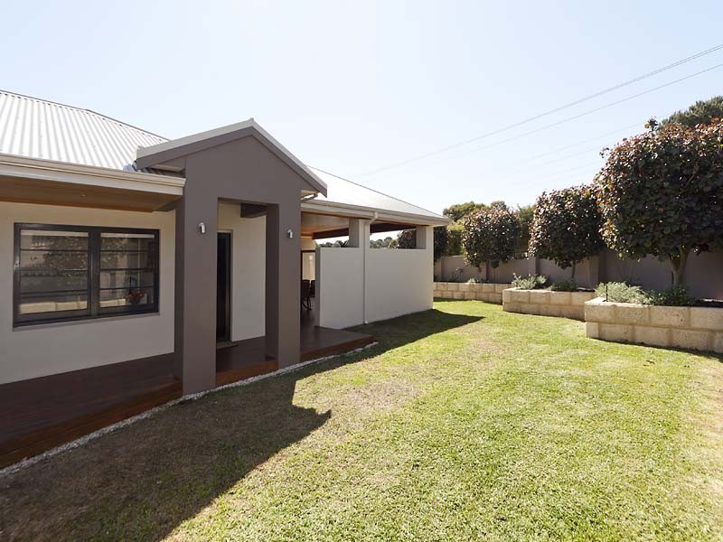 124 Todd Avenue, Como WA 6152