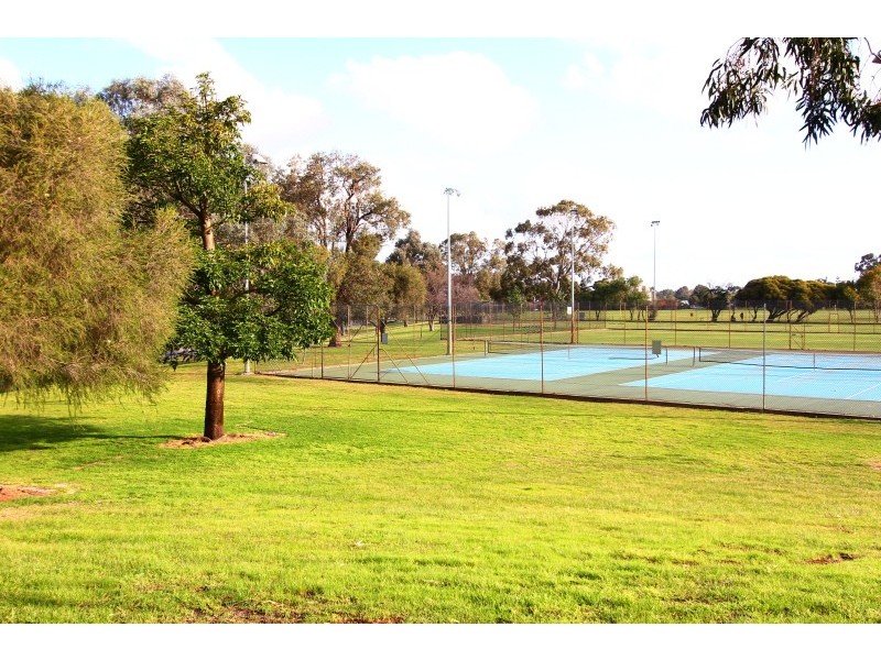 63 Hill View Terrace, St James WA 6102