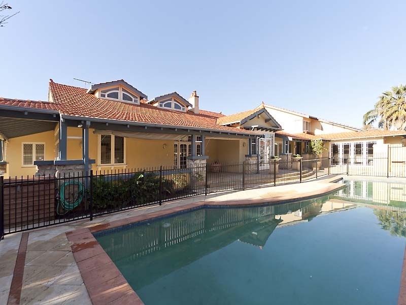 2 Karoo Street, South Perth WA 6151