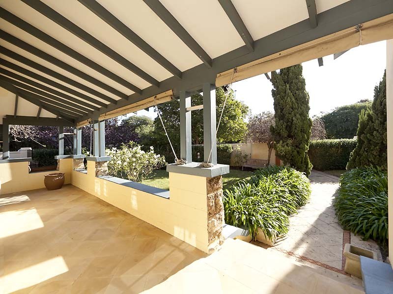 2 Karoo Street, South Perth WA 6151