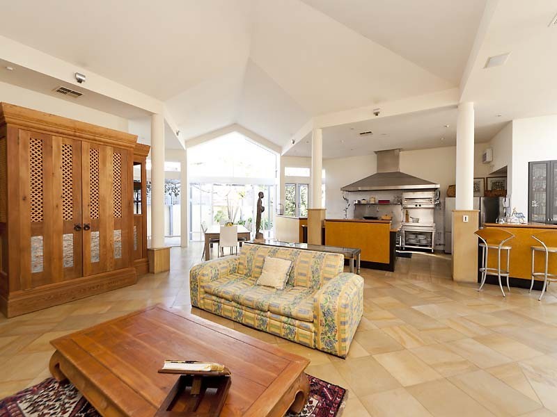 2 Karoo Street, South Perth WA 6151