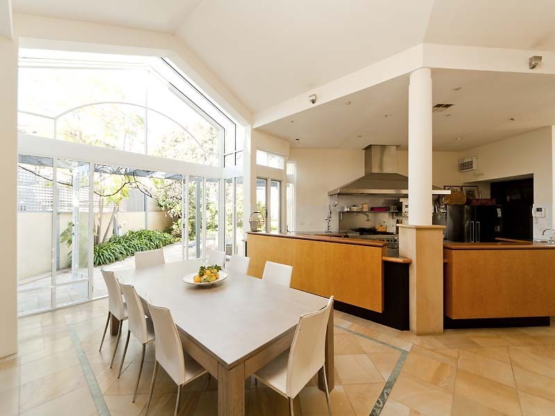 2 Karoo Street, South Perth WA 6151