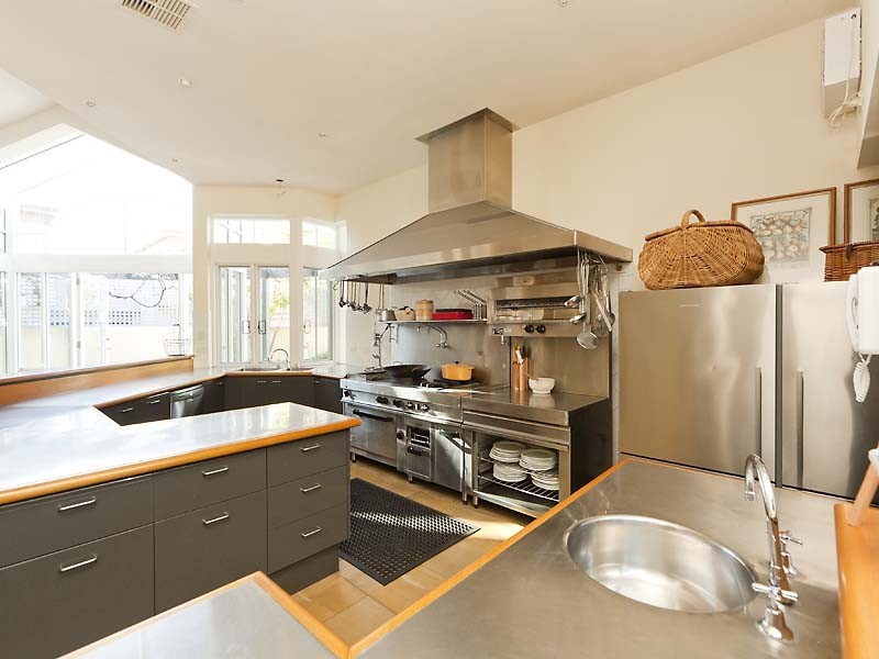 2 Karoo Street, South Perth WA 6151