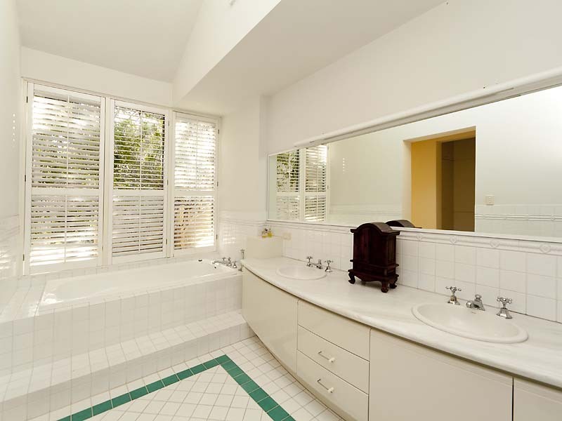 2 Karoo Street, South Perth WA 6151