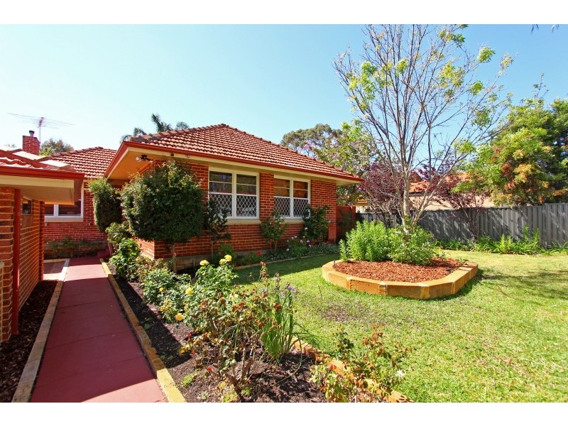 30A Edgecumbe Street, Como WA 6152