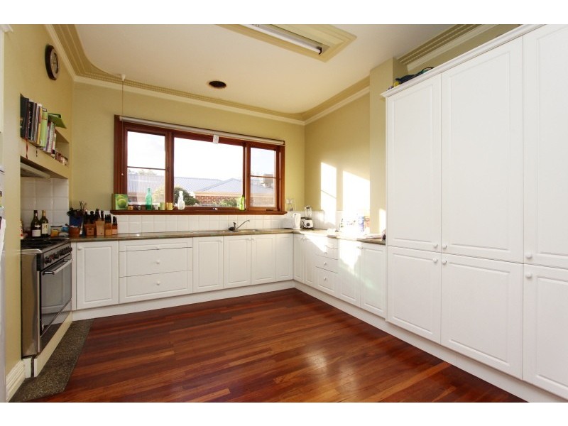 17 Warwick Street, St James WA 6102