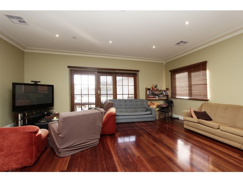 17 Warwick Street, St James WA 6102