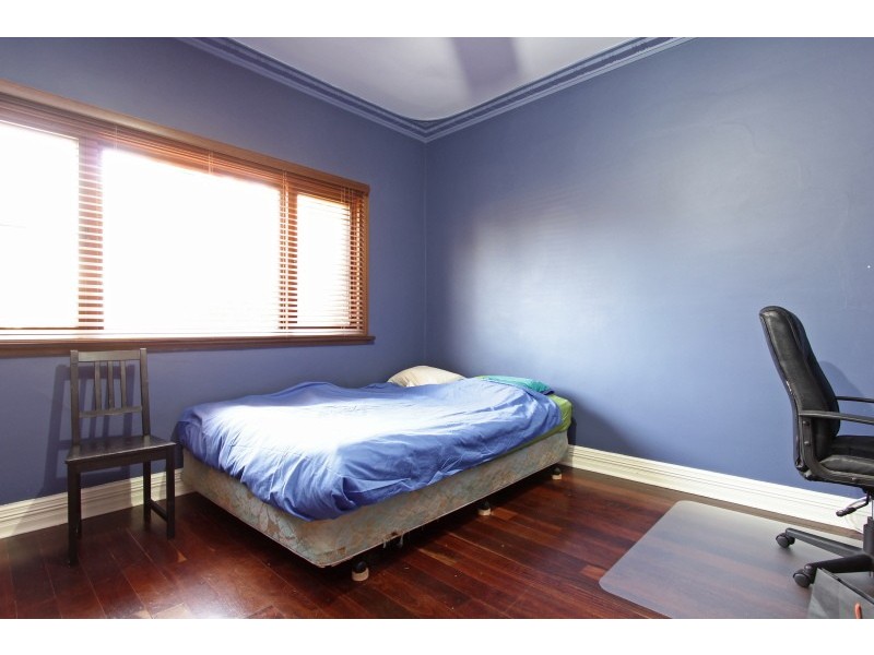 17 Warwick Street, St James WA 6102