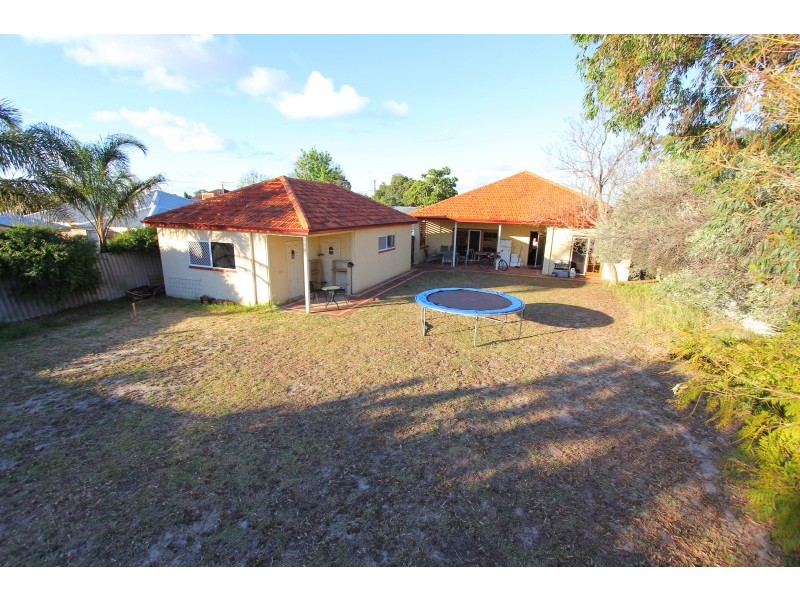 17 Warwick Street, St James WA 6102