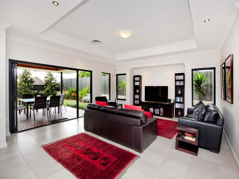 28 Klem Avenue, Salter Point WA 6152