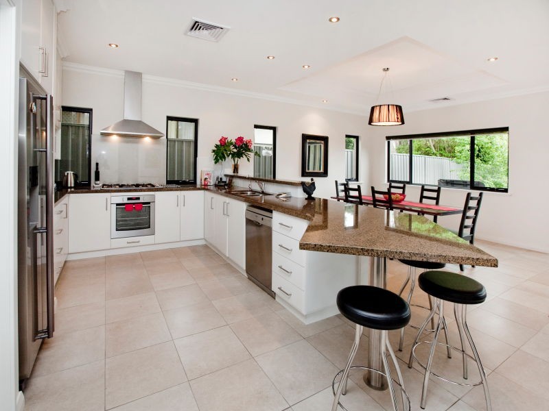 28 Klem Avenue, Salter Point WA 6152