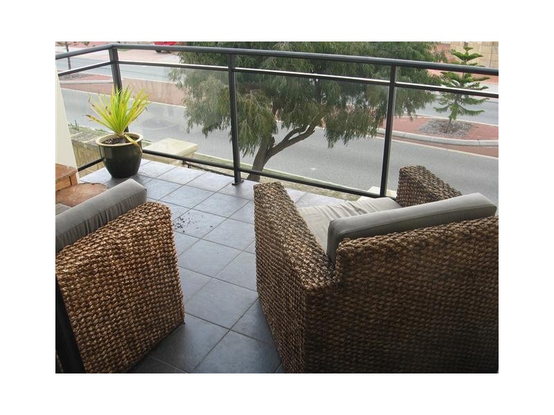 4/45 Halliday Grove, Hillarys WA 6025