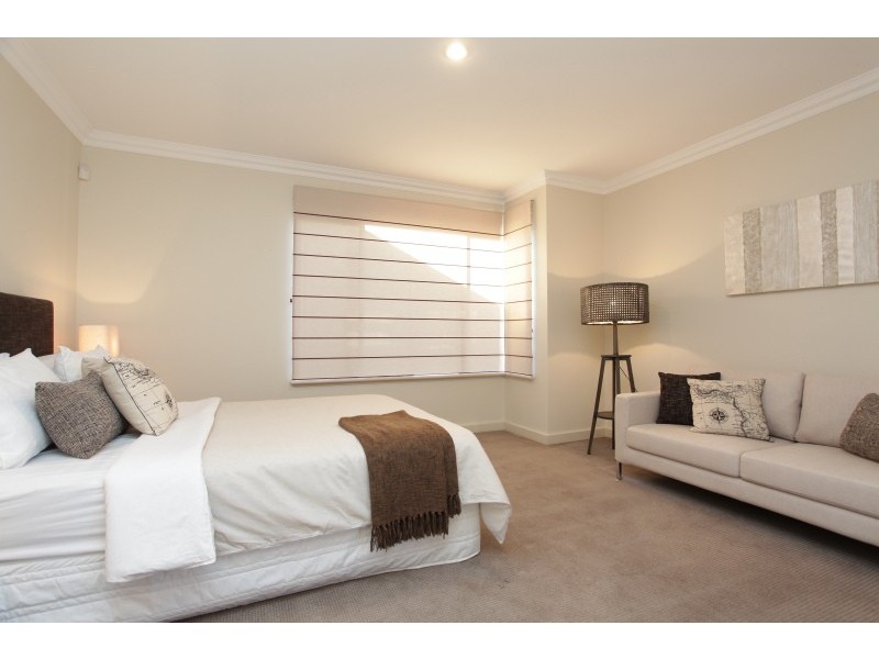 77 Robert Street, Como WA 6152