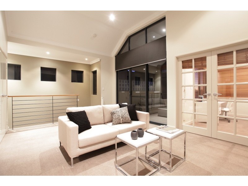 77 Robert Street, Como WA 6152