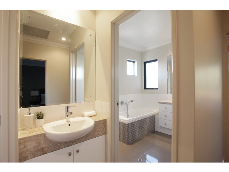 77 Robert Street, Como WA 6152