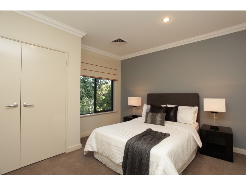 77 Robert Street, Como WA 6152