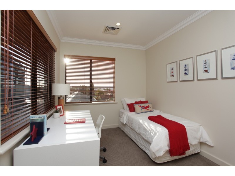 77 Robert Street, Como WA 6152
