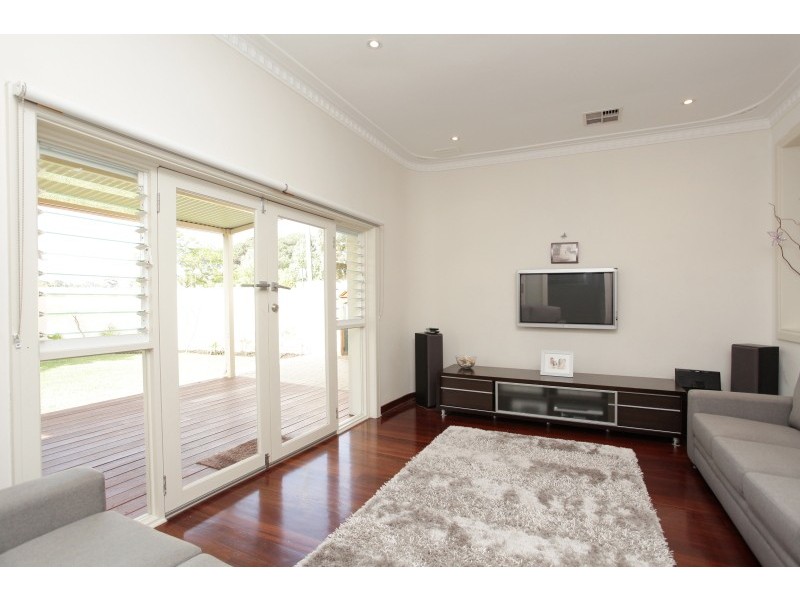 25 Brittain Street, Como WA 6152