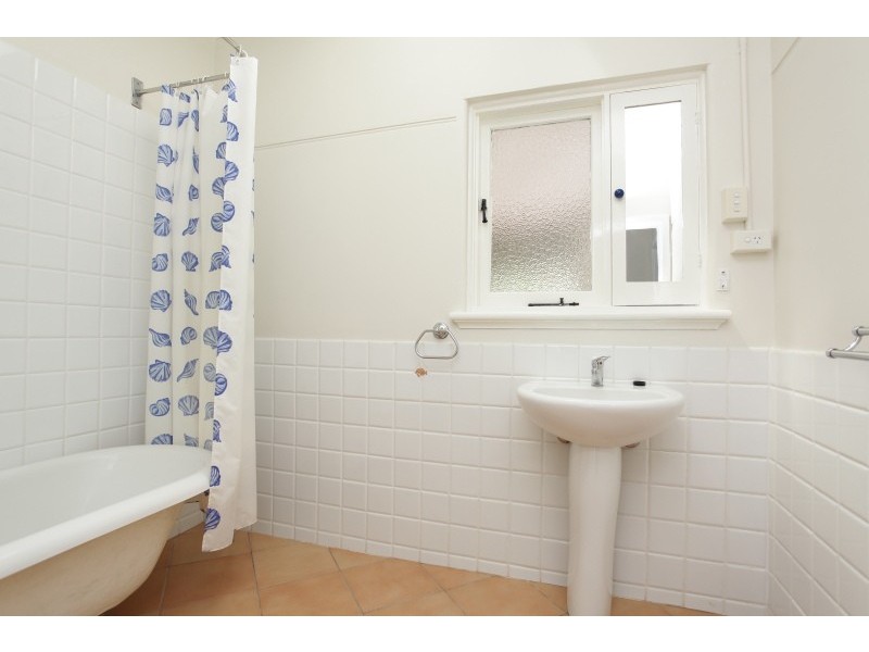 41 Salisbury Street, St James WA 6102