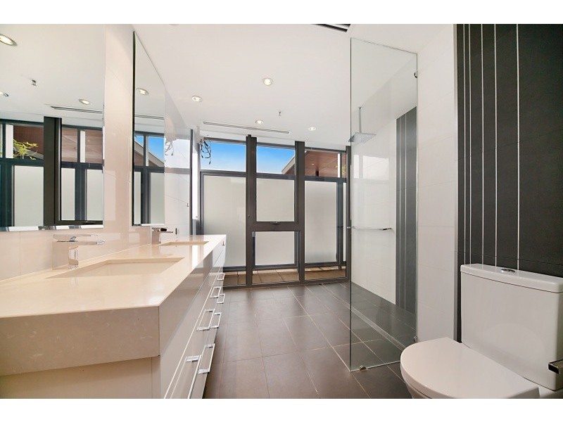 61/155 Adelaide Terrace, East Perth WA 6004