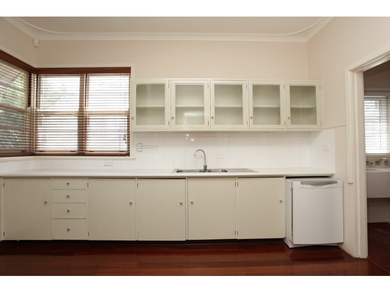 8 Huntingdon Street, East Victoria Park WA 6101