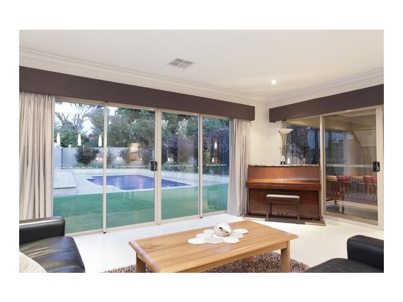 16 Ley Street, Como WA 6152