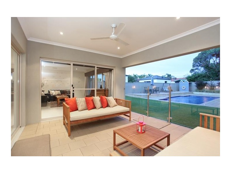 16 Ley Street, Como WA 6152