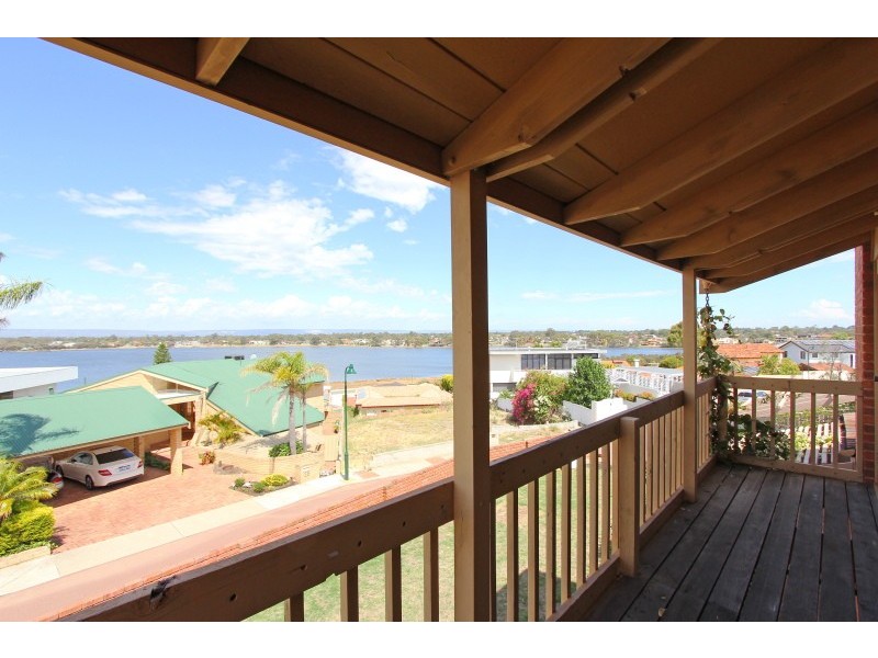 24A River Way, Salter Point WA 6152