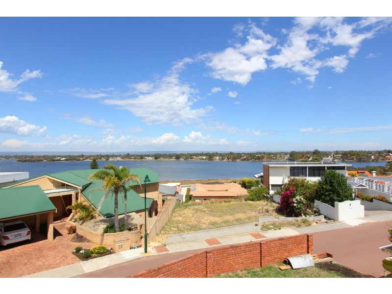 24A River Way, Salter Point WA 6152