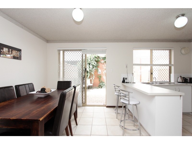 4/290 Mill Point Road, South Perth WA 6151