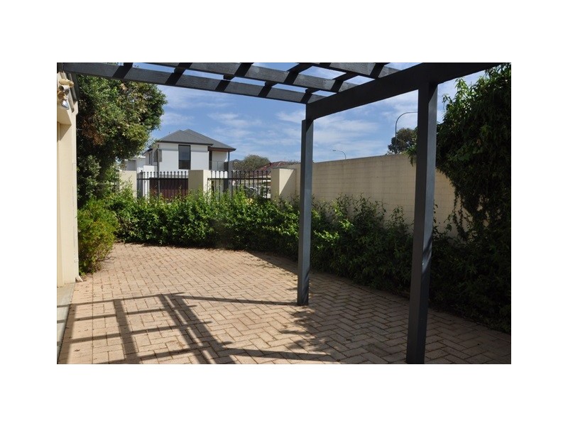 1/146 Coode street, Como WA 6152