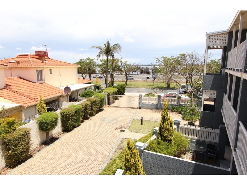 13/140 Melville Parade, Como WA 6152