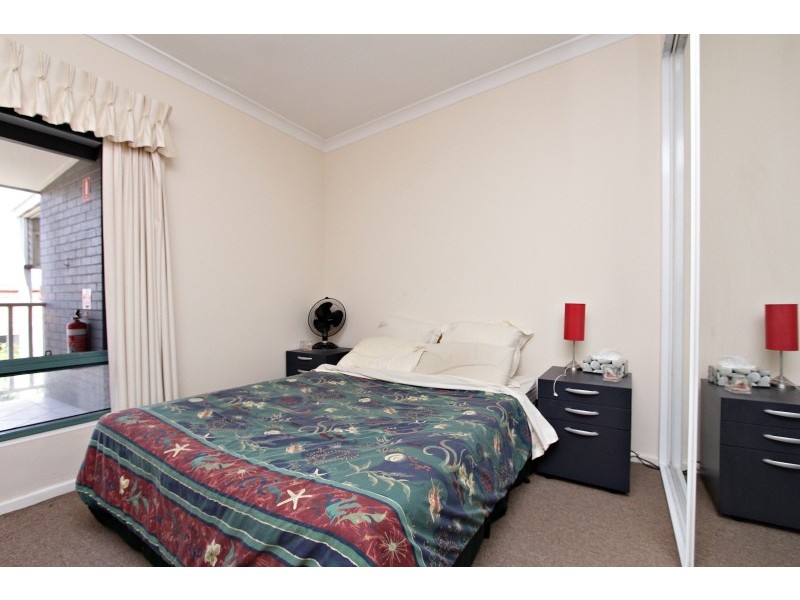 13/140 Melville Parade, Como WA 6152