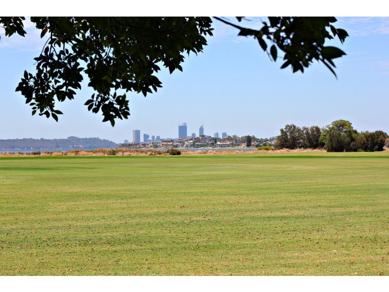 22 Norma Road, Alfred Cove WA 6154