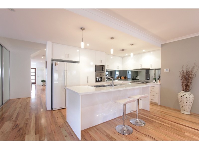 11A Regent Way, Mount Pleasant WA 6153