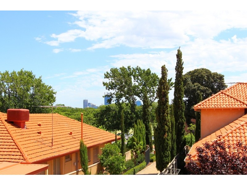 2/113 South Terrace, Como WA 6152