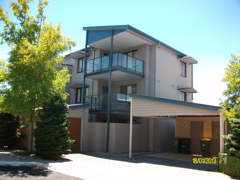 4/84 Lockhart Street, Como WA 6152