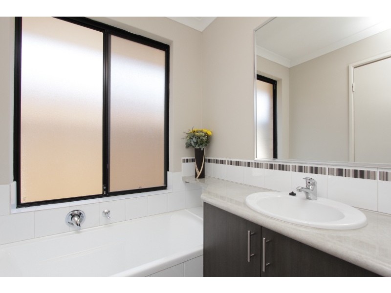 8 Jida Lane, Byford WA 6122