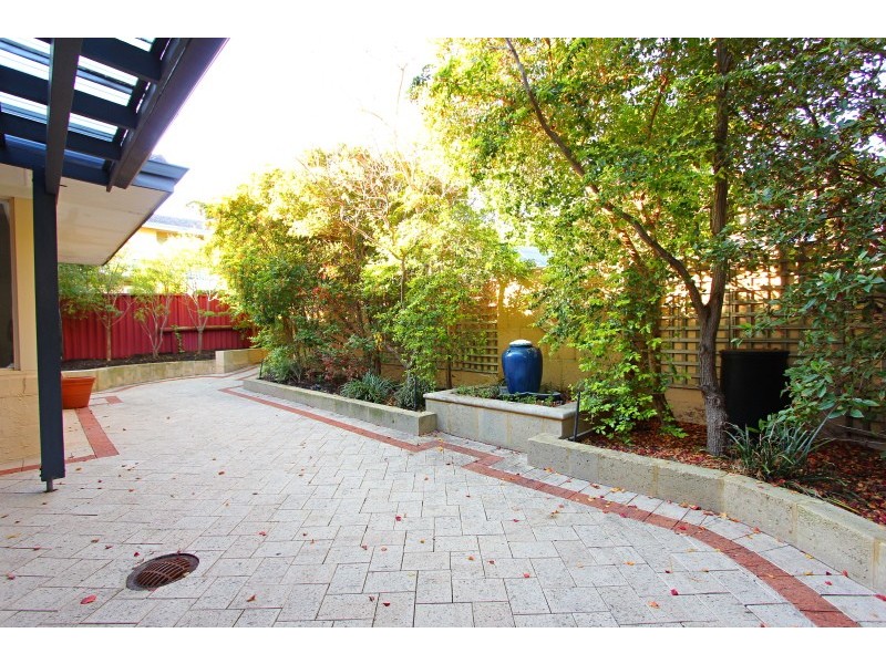 1/33 Preston Street, Como WA 6152