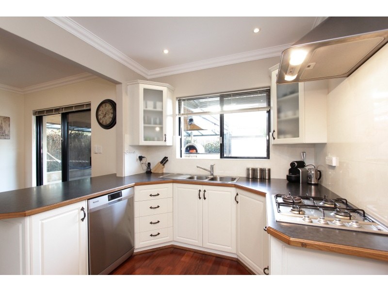 101A Welwyn Avenue, Salter Point WA 6152