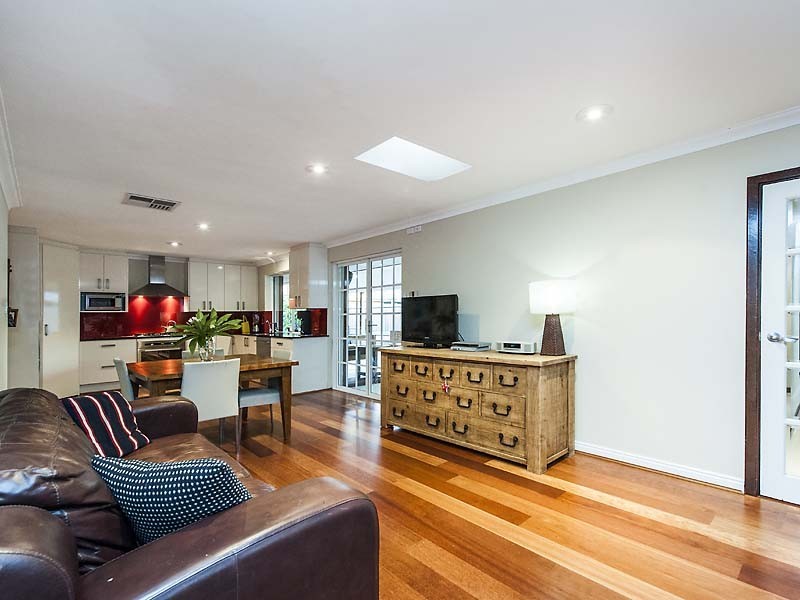 7 Kanella Road, Shelley WA 6148