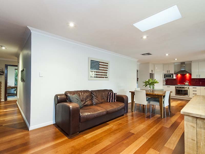 7 Kanella Road, Shelley WA 6148