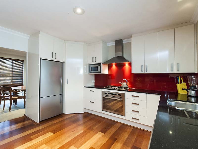 7 Kanella Road, Shelley WA 6148