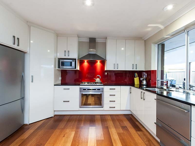 7 Kanella Road, Shelley WA 6148