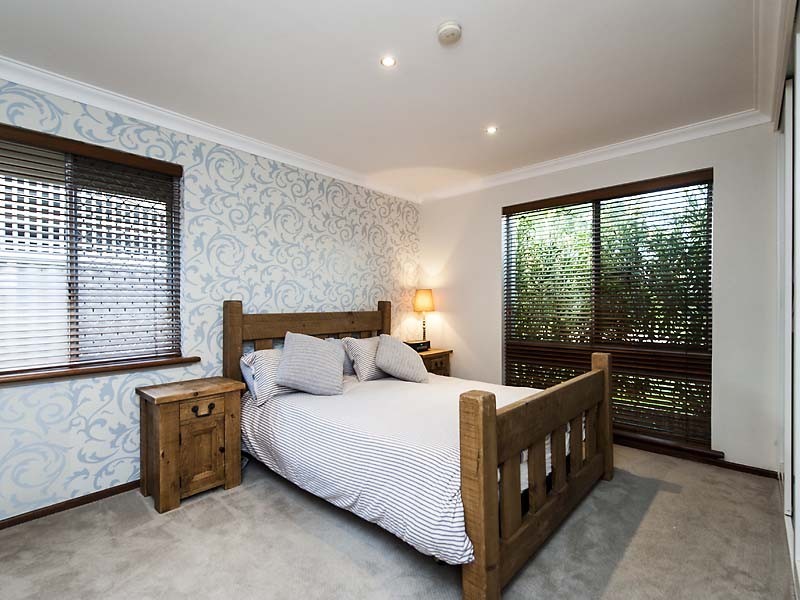 7 Kanella Road, Shelley WA 6148