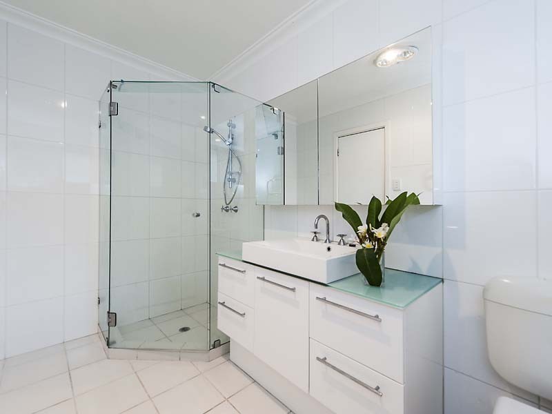 7 Kanella Road, Shelley WA 6148